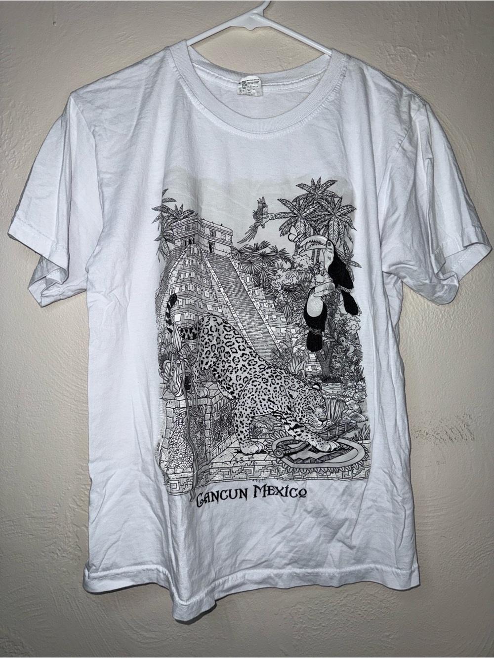 Vintage‎ Cancun Mexico Jaguar Pyramid Tourist Graphic Tee Size M